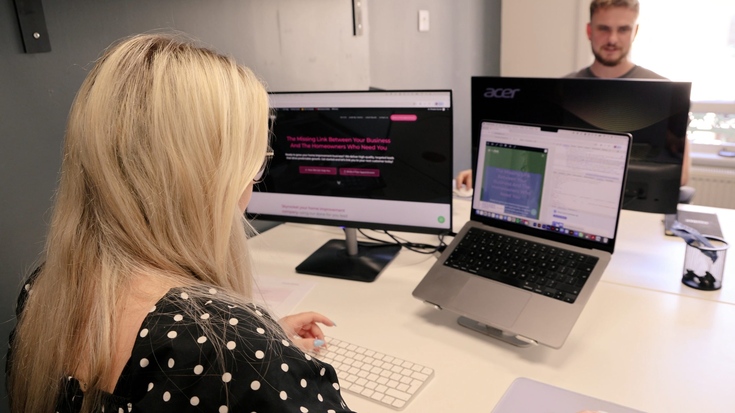 (B) Phoebe Bespoke Website.00_00_15_11.Still004